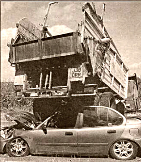 Pearce-car-Crash-DMr-199808.jpg